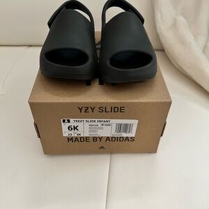 Adidas Yeezy Slide Infant Black Sz 6